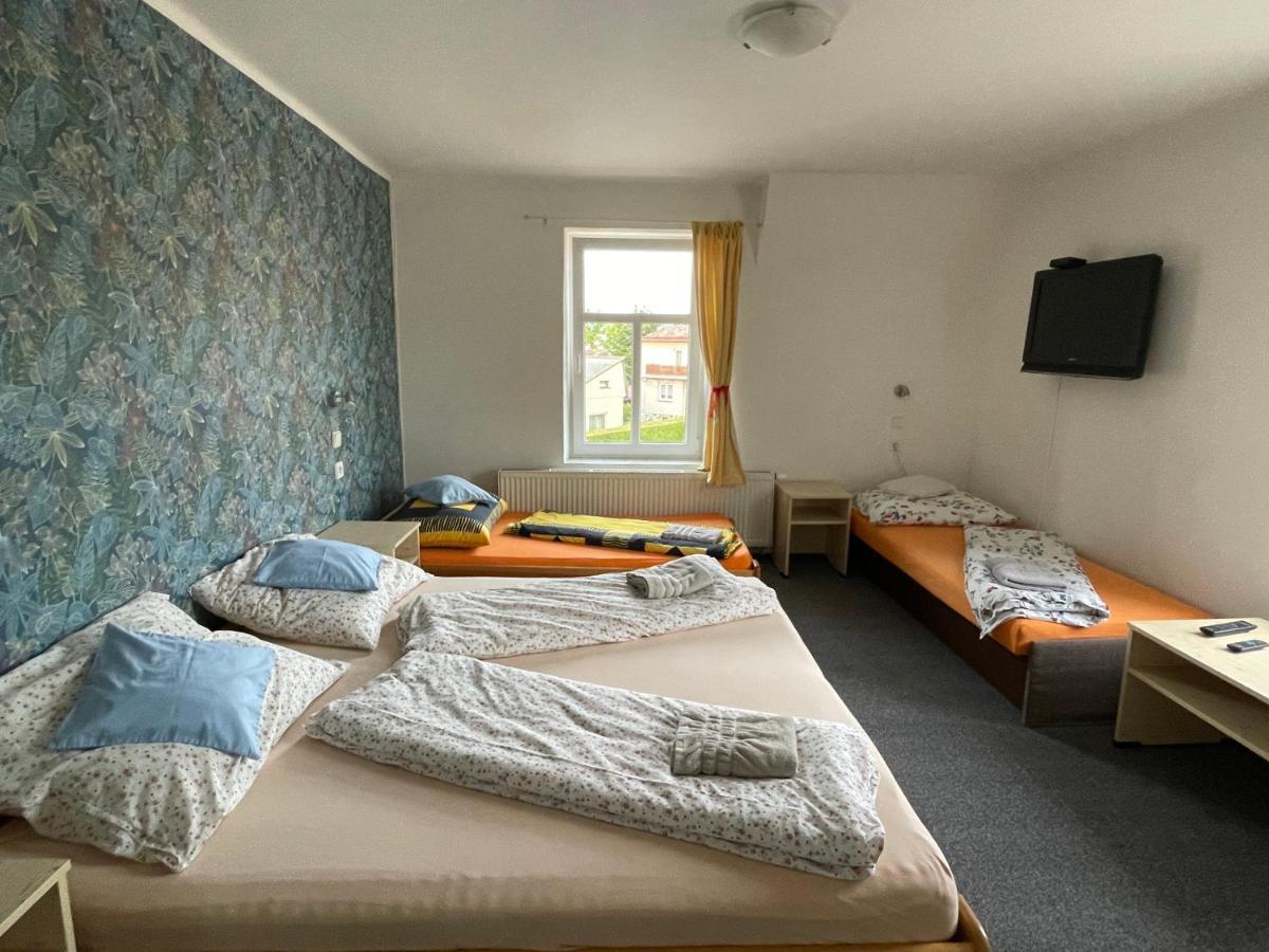 Penzion Slunecnice Dvur Kralove nad Labem Luaran gambar